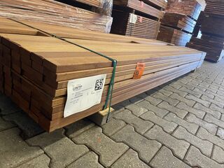 Ca. 124x Guyana Teak Planken Geschaafd, 27x70mm, lengte 305cm